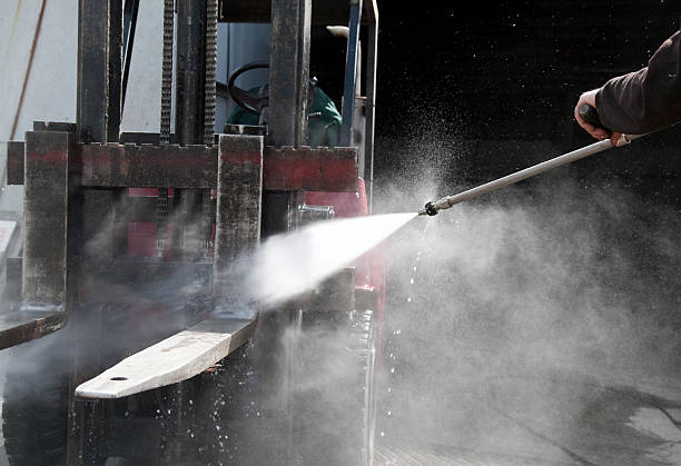 Best Pool Deck Cleaning  in Harlowton, MT